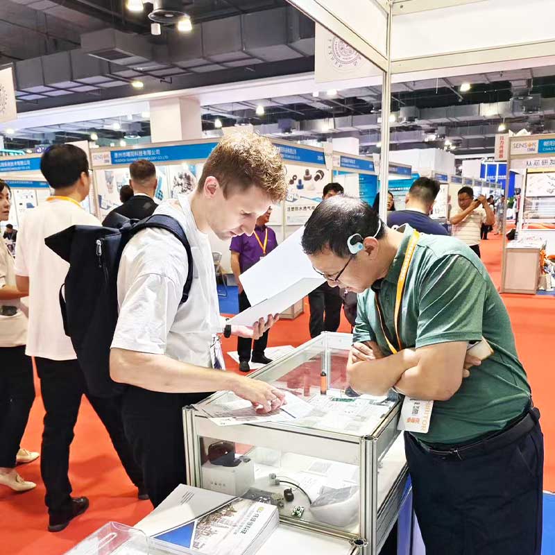 偉烽恒攜手新品閃耀第十屆上海傳感器展會現場